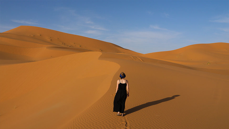 Promenade dans le désert du Maroc